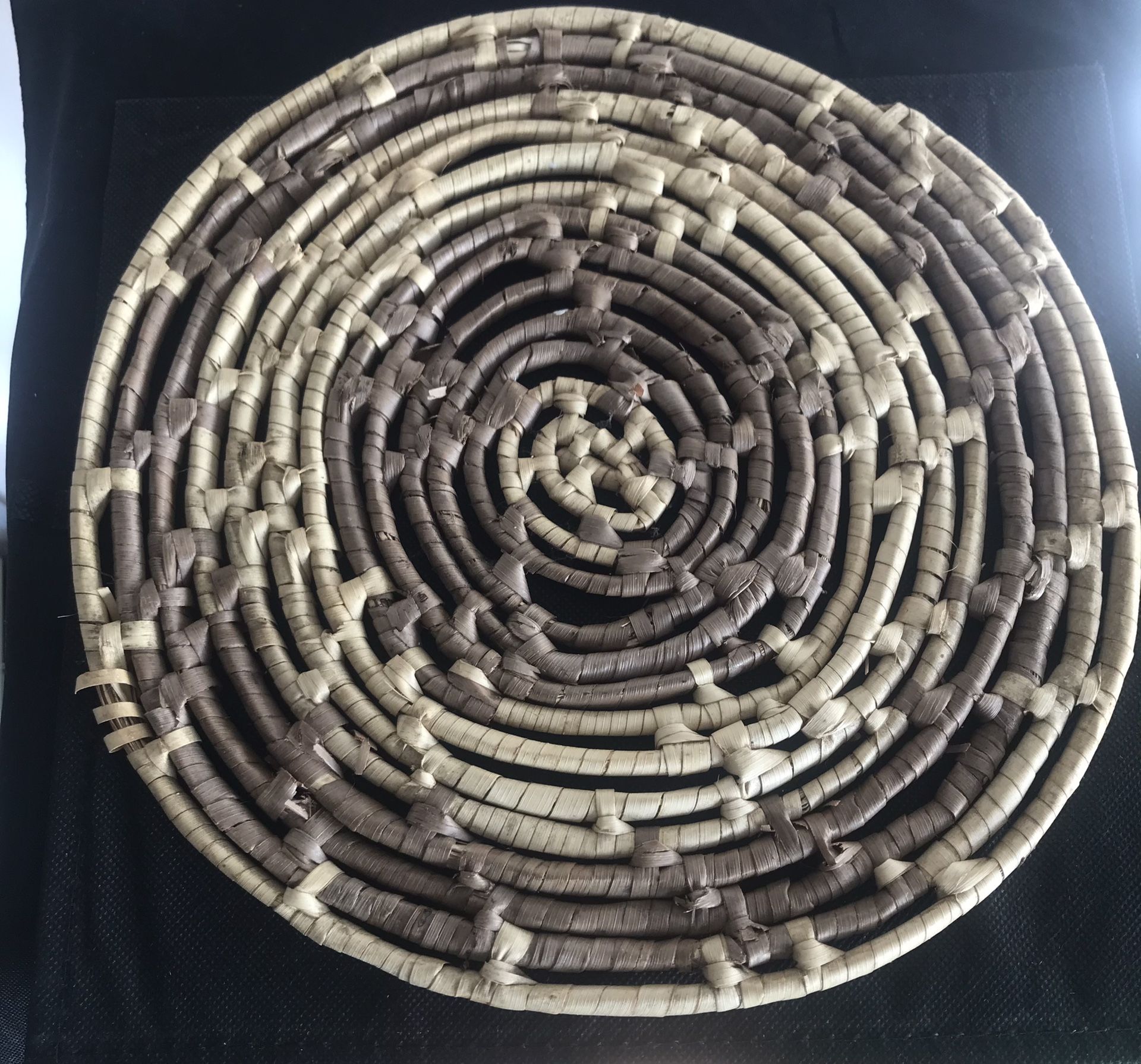 Mexican rattan trivet 9” new