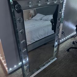 Ball Decorated Mirror (best Offer??)