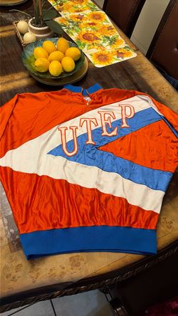 (RARE) University of Texas El Paso (UTEP) 1980’s warm up pullover