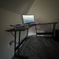 Carbon Fiber Corner Desk 