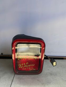 2020-2025 JEEP GLADIATOR RH TAILLIGHT  OEM