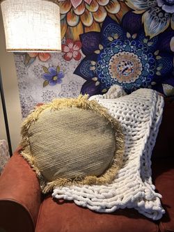 Round Decorative Throw Pillow