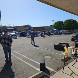 Musicians FLEA MARKET TODAY