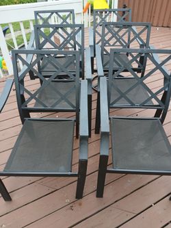 Set of 6 patio chairs