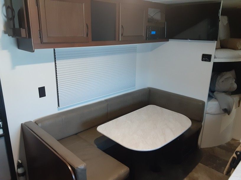 23 Foot Travel Trailer Jayco