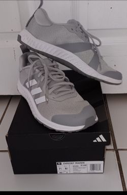 NEW Adidas Everyset Trainer UNISEX mens 8 1/2 womens 7 1/2 sneaker tennis jogging walking $20 FIRM