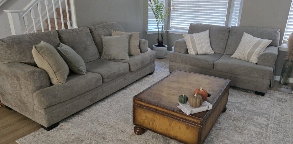 Sofa And Couch Set