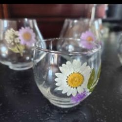 glass voltives  and lavender runners