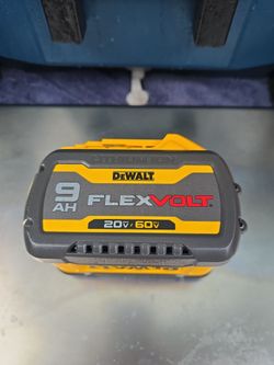 DEWALT 20V/60V 9AH BATTERY LIKE NEW