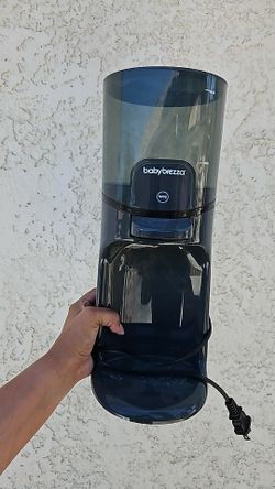 Baby Brezza instant baby bottle warmer. Fast water warmer dispenser