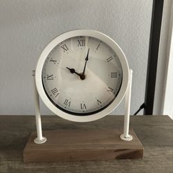 DECORATIVE CLOCK