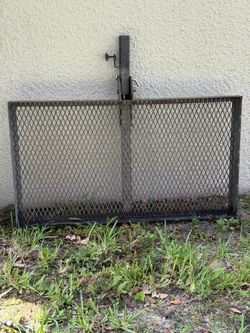 hook up. Car carrier 48x 27. 2” hook up.