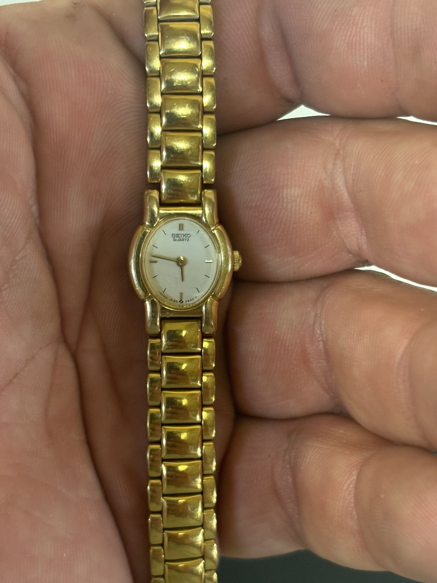 Vintage Seiko 1F20-5A79 Gold Tone Women’s Watch!