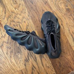 Yeezy 450 Grey Size 10.5