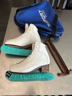 Figure Skates 270 + bag and soakers