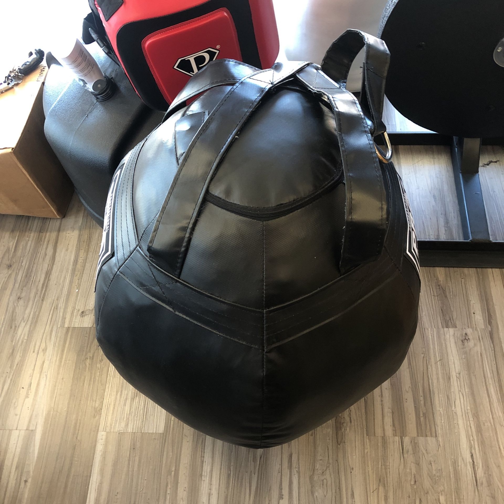 Heavy Duty Unfilled Wrecking Ball Punching Bag Muay Thai Bag Heavy Bag