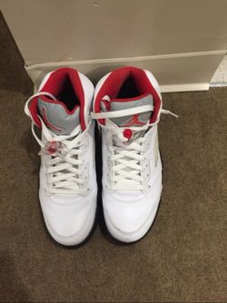 Authentic Fire Red Air Jordan V 5s size 10.5 barely worn