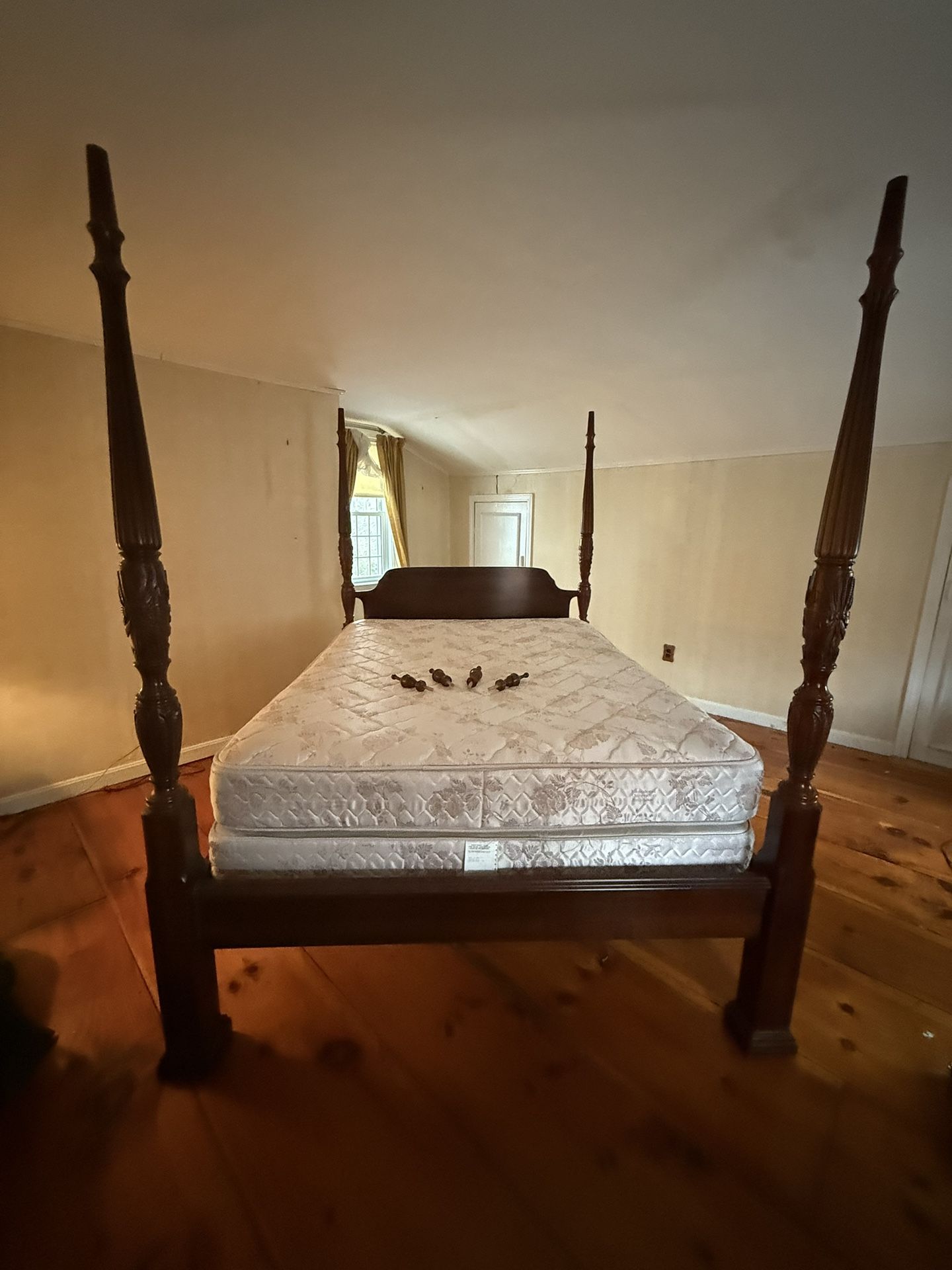 Six Piece Cherry Bedroom Set
