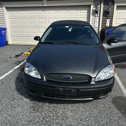 2004 Ford Taurus