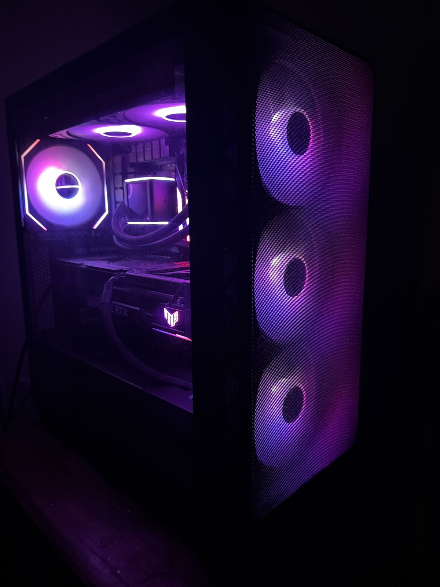 RTX 4090 - 9800X3D - 64 GB RAM - 3 TB NVME Gaming PC