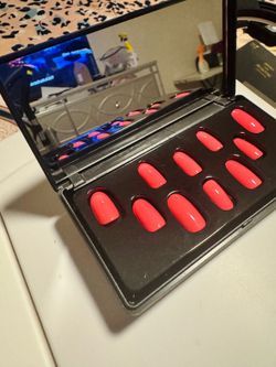 💅 Hot Pink Press-On Nail Set With Case – Sold As Is
