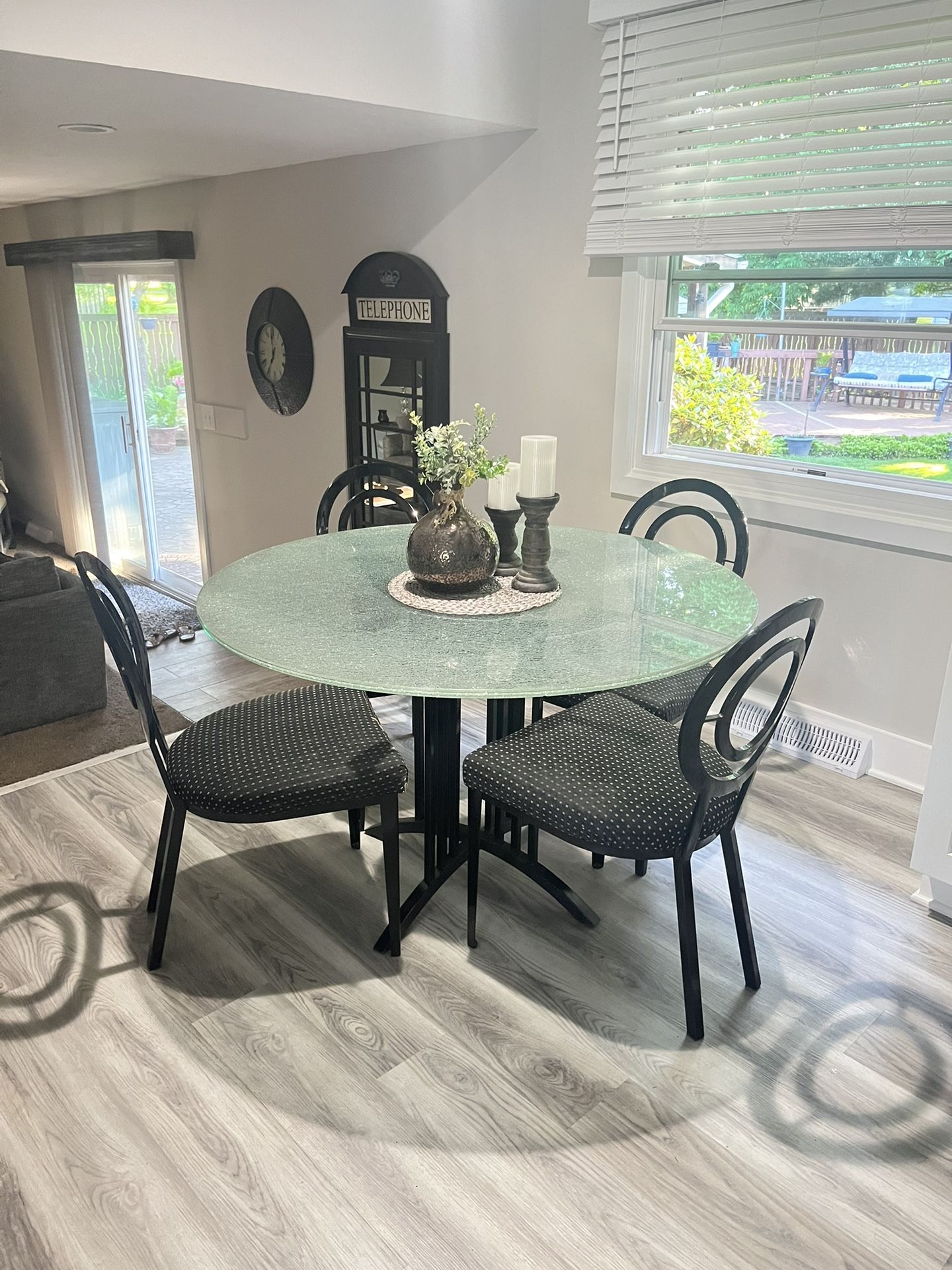 Kitchen /Dining Room Table 6 Chairs