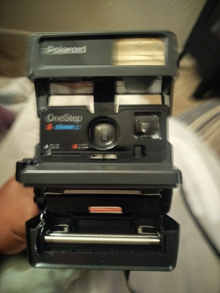 Polaroid 600 Instant Camera With Case (NOT FIRM ON PRICE!