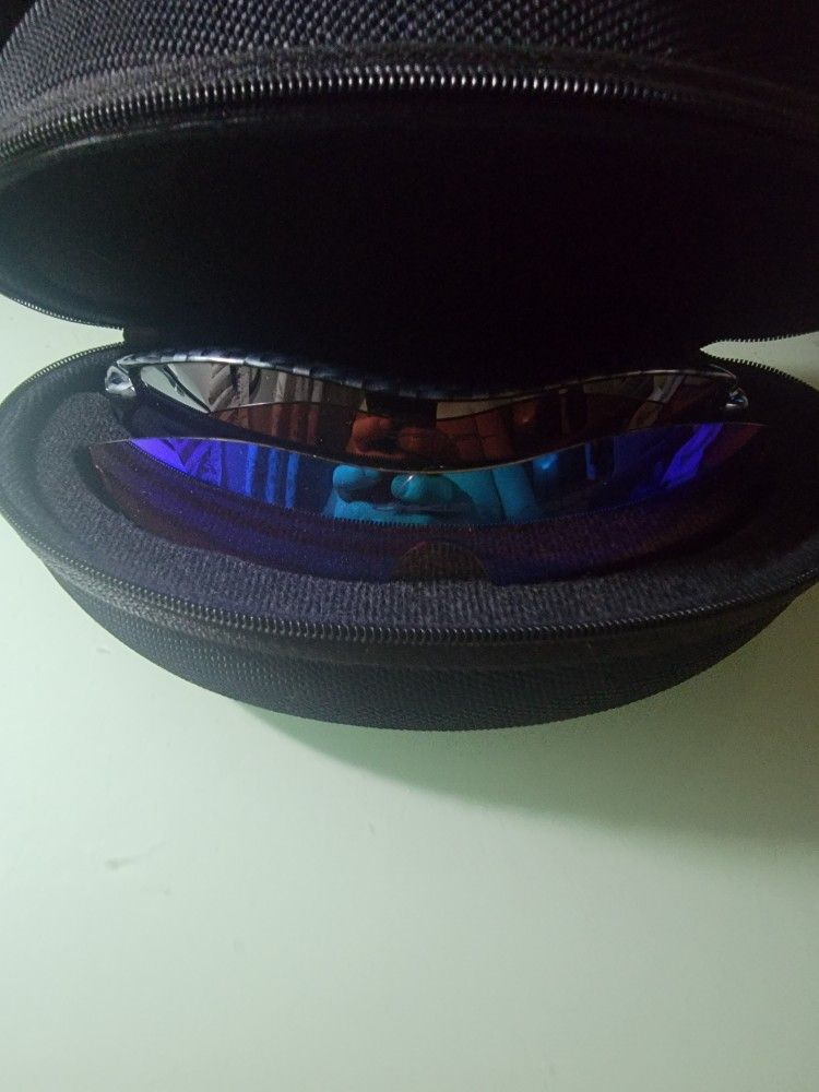 Genuine Oakley Radarlock With Carbon Fiber Frame