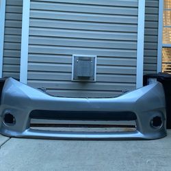 2015 Toyota Sienna SE Front Bumper 