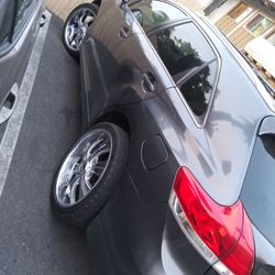 Rims 22" 5 nuts they are 2 tires ok n two need to replace; rines 22" de 5 tuercas pueden ir en un charger, Toyota Venza y muchos mas, 2 llantas ok