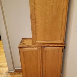 Upper and Lower Cabinets 