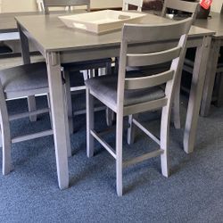 5 pieces Dining Set Pub/Counter height gray table and 4 chairs $450
