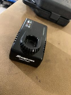 Stand on lithium battery charger