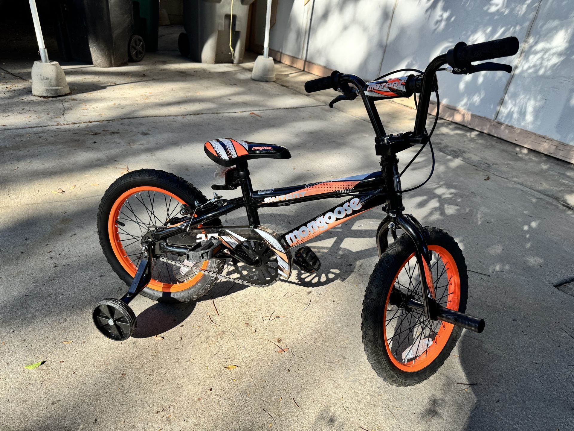 Mongoose kids orange/black bike 