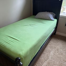 Twin Wood Framed Bed-no Mattress 