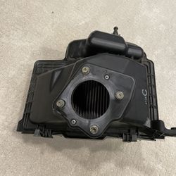 OEM ‘07 Infiniti M35, Air Filter Housing