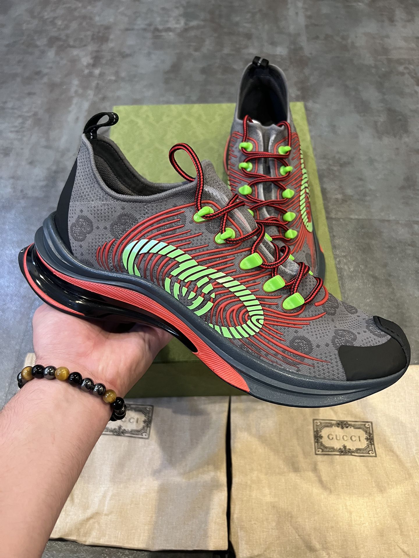 Authentic Gucci Men Run Trainer Sport Shoes Size 11G 12G