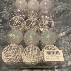 30 Clear Christmas Ornaments 