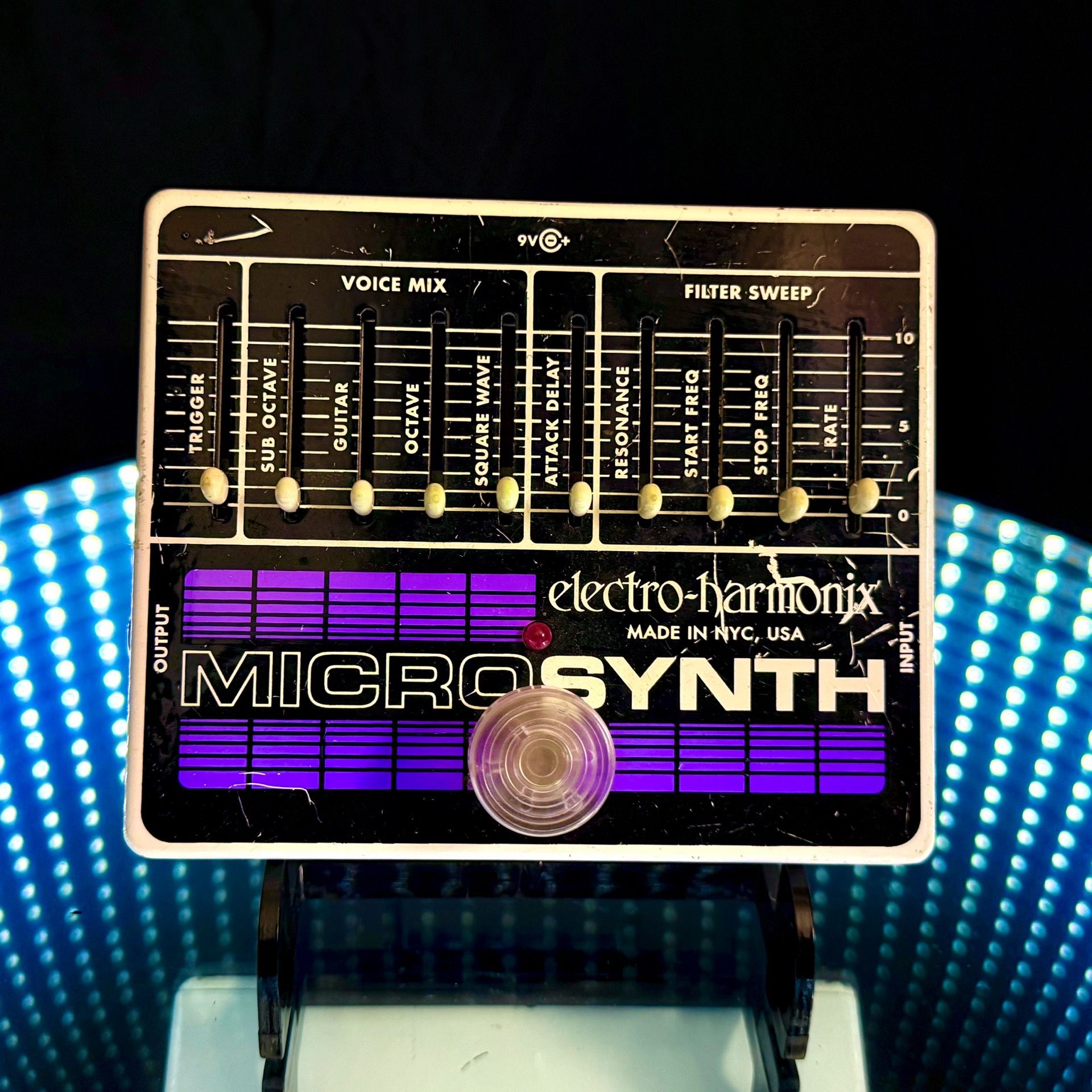 Electroharmonix β Micro Synth β Guitar Synthesizer