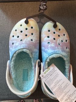New size 1 lined Crocs