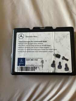 Mercedes-Benz Wheel Locks for Light-Alloy Wheels