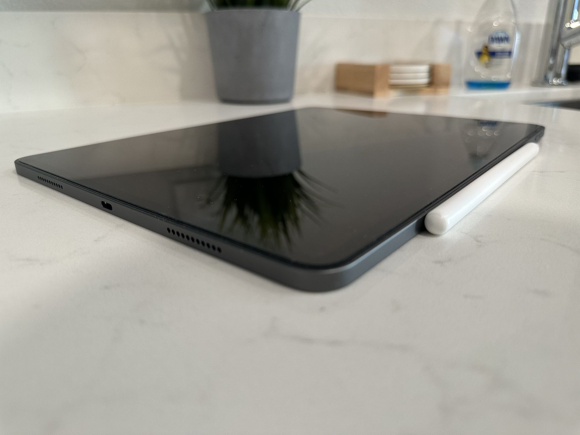 M1 iPad Pro 12.9”. + Apple Pencil (2nd Gen) + $100 Mous Protective Case + Glass Screen Protector
