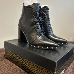 Black Heel Boots 