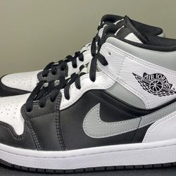 Men's Nike Air Jordan 1 Mid Top Gently Worn - Size 10 Sneakers - Item # 554724-073