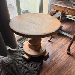 16” h round wood coffee side table