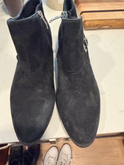 Vince Camuto ankle boots 7.5 Suede