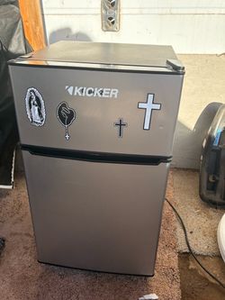 Mini fridge