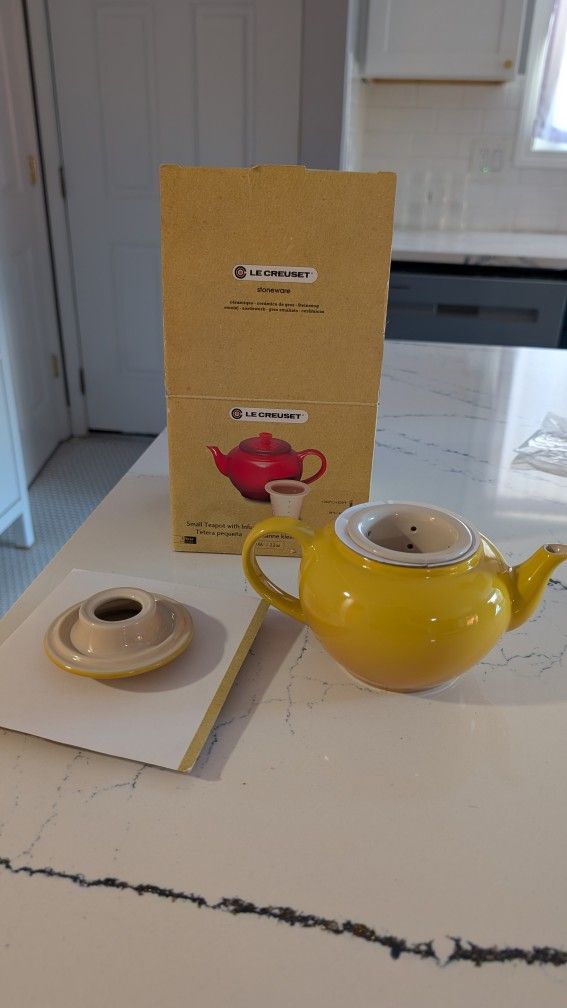 Le creuset Teapot