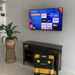 TV MOUNT