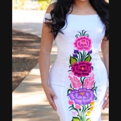 Vestidos Bordados Méxicanos - Beautiful Mexican Dresses  - Precios Varian - Prices Vary